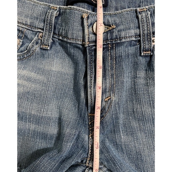 𝅺levi’s Cut off Shorts - Picture 3 of 6